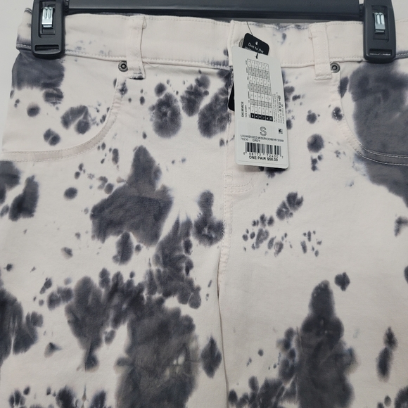 HUE DENIM Mod Modern Denim High Rise SkimmerProduct Description Style U22465 - Picture 8 of 9